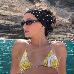 Deadstock 90’s vintage black sunglasses seen on Hailey Bieber